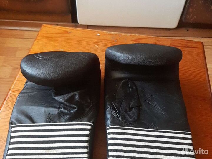 Боксерские перчатки