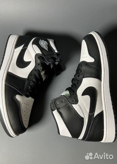 Кроссовки Nike Air Jordan 1 Black White Люкс