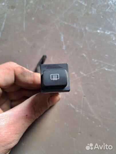 Кнопка обогрева Skoda Fabia