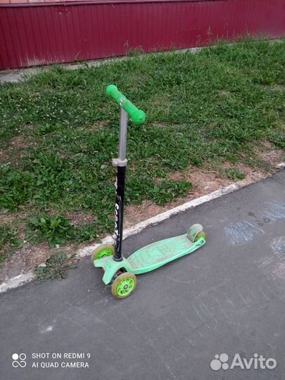 Продаю самокат детский бу