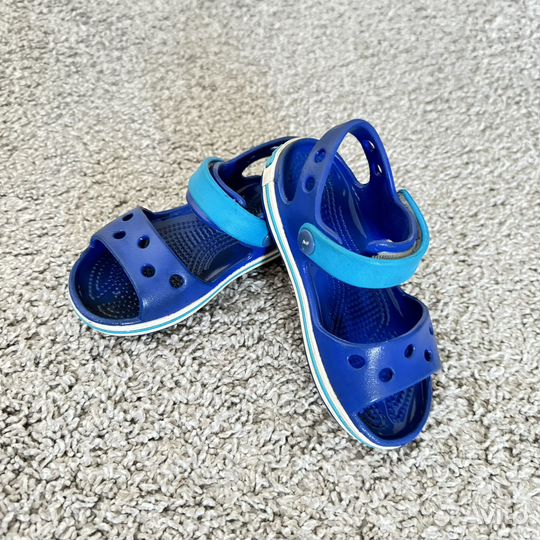 Сандалии crocs c8