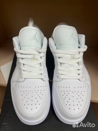 Nike Air Jordan 1 Low тройной белый