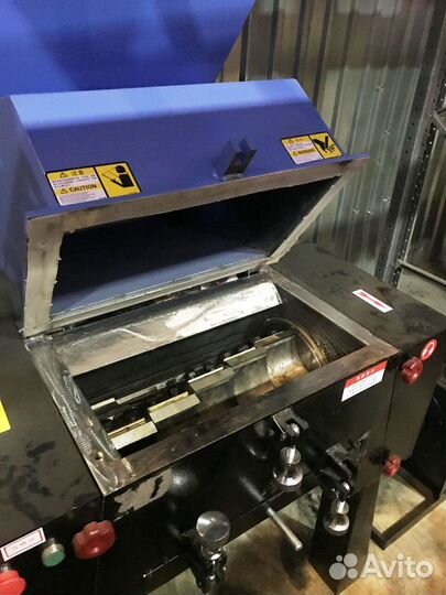 Дробилка измельчитель пластмассовых отходов