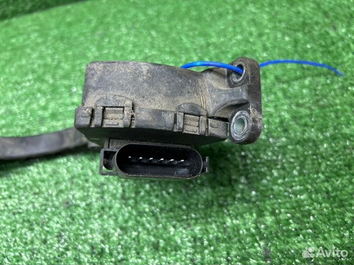 Педаль газа Ford Focus 2