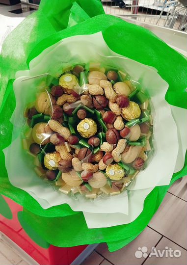 Сладкие букеты из конфет