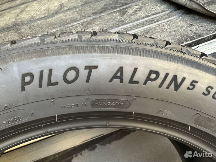 Michelin Pilot Alpin 5 SUV 285/45 R22 и 325/40 R22 114V