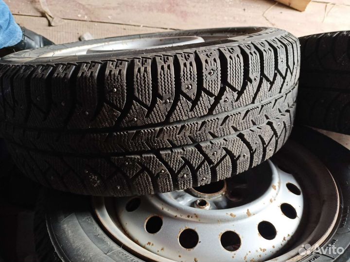 Bridgestone Ice Cruiser 7000S 205/55 R16