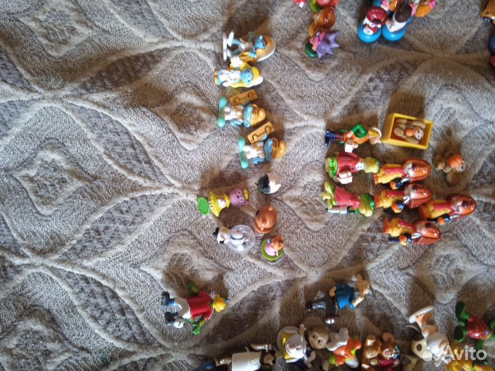 Игрушки из киндер сюрпризов