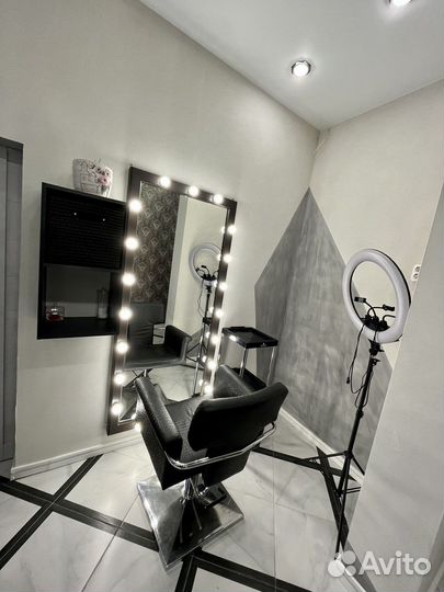 Аренда парикмахерского кресла в салоне красоты