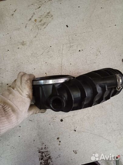 Патрубок audi 200 c3 ауди 200 с3