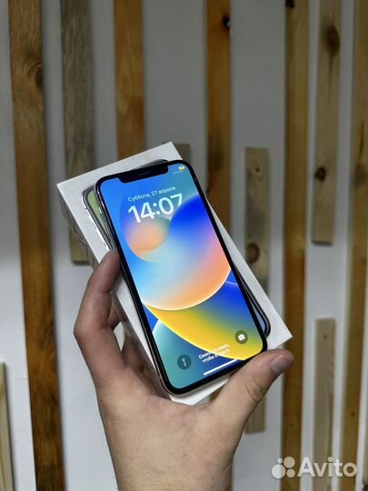 iPhone X, 64 ГБ