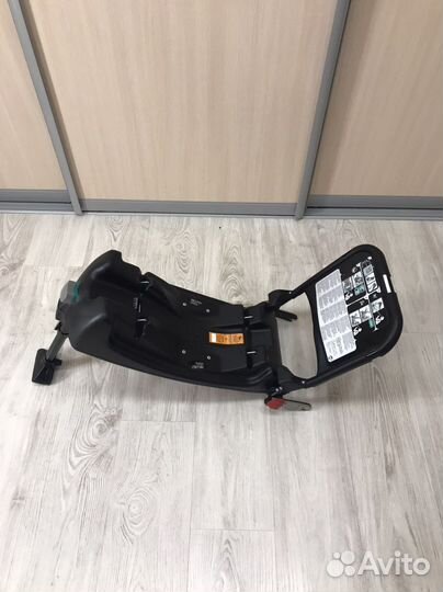 Автолюлька Roemer. База автолюлька Britax Roemer