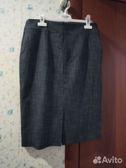 Костюм женский с юбкой 42 44 размер