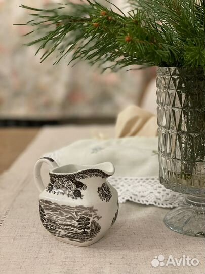 Старинный молочник Wedgwood