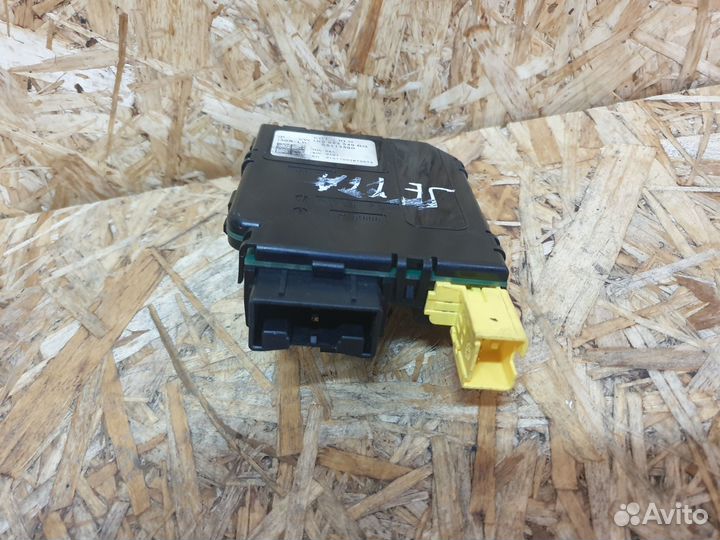 Блок подрулевых переключателей Volkswagen Jetta