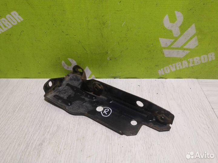 Кронштейн усилителя переднего бампера правый Фол