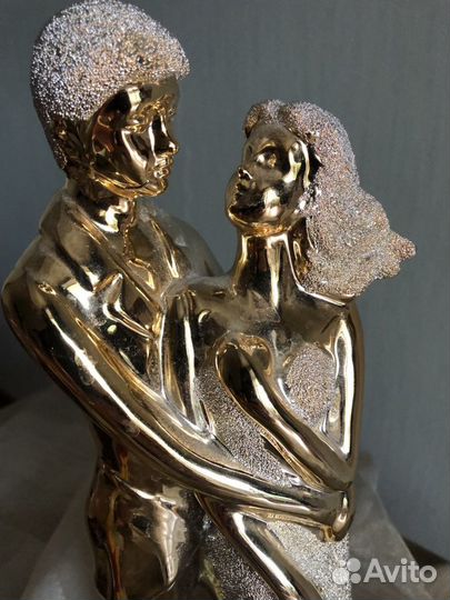 Статуэтка влюбленные