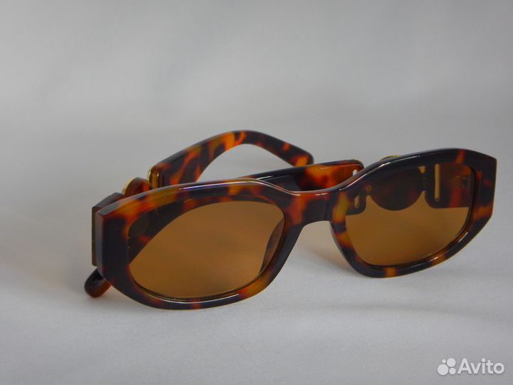 Очки солнцезащитные