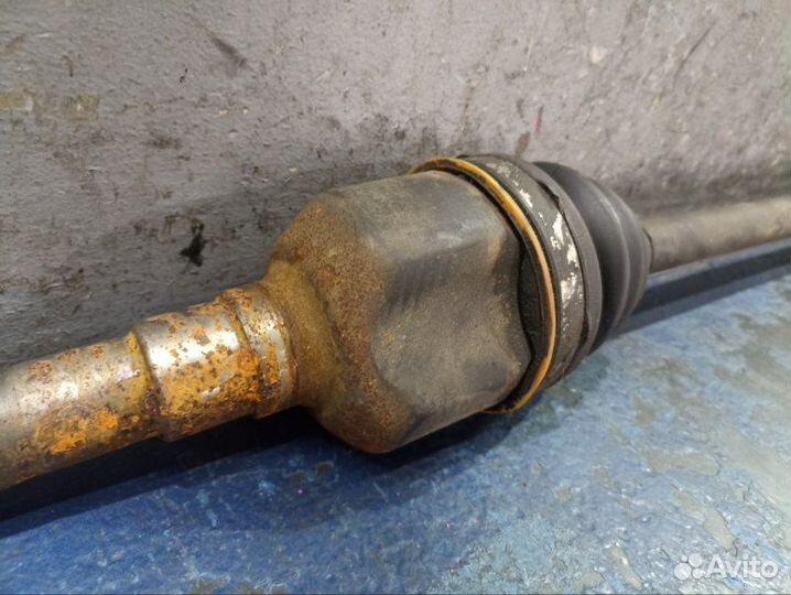 Привод передний правый Chrysler Voyager 4