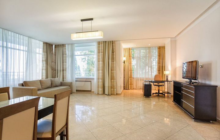 2-к. квартира, 110,8 м², 2/19 эт.