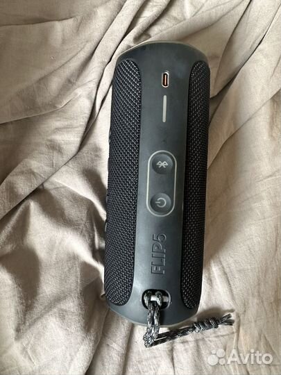 Колонка jbl flip 5 не включается
