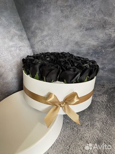 Черные розы из мыла букет в коробке 25 роз