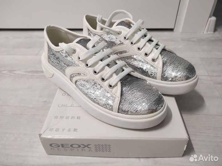 Кроссовки Geox Ottaya Е. с пайетками