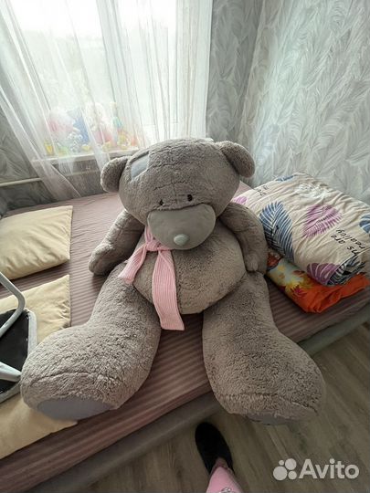 Большой плюшевый мишка