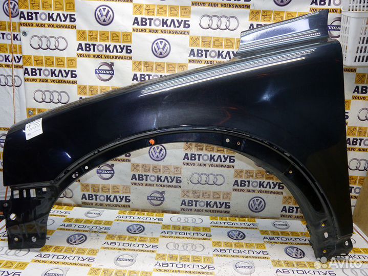 Крыло переднее левое Вольво XC90 черное