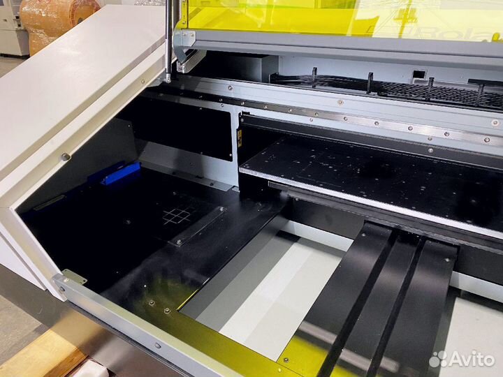 Уф-принтер Roland LEF-300 с новыми головками