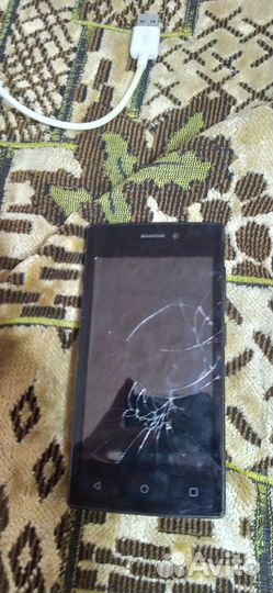 Телефон Fly FS402