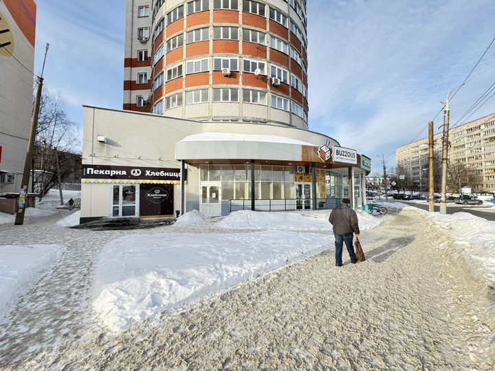 Помещение под магазин, офис, услуги, 277.6 м²