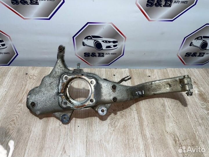 Кулак поворотный передний левый Bmw X5 E70