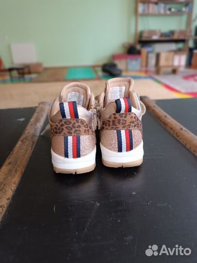 Кросовки на девочку Tommy Hilfiger