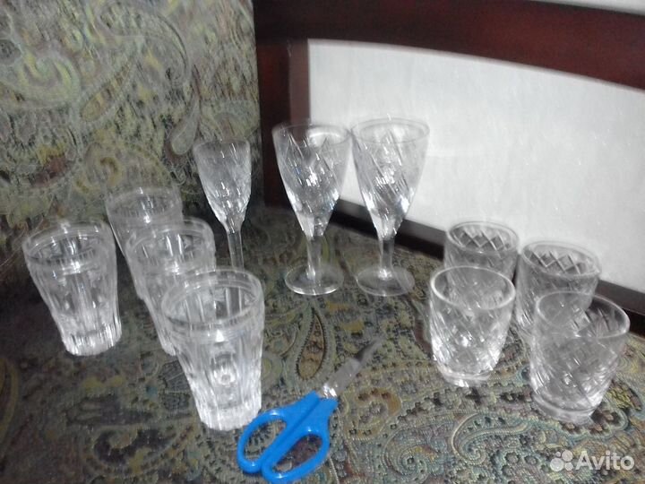 Хрустальные бокалы и стаканы