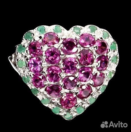 Серебряное кольцо с гранатами и изумрудами