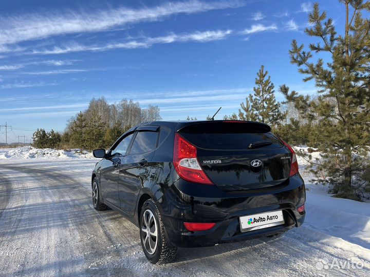 Hyundai Solaris 1.6 AT, 2013, битый, 167 000 км