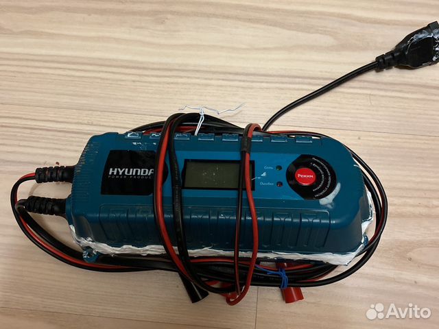 Зарядное устройство. hyundai HY400