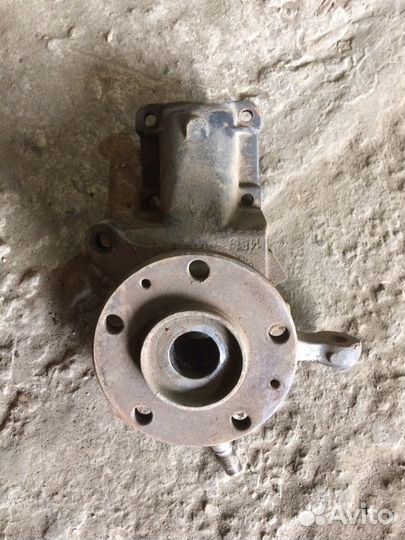 Поворотный кулак левый R16 Fiat Ducato