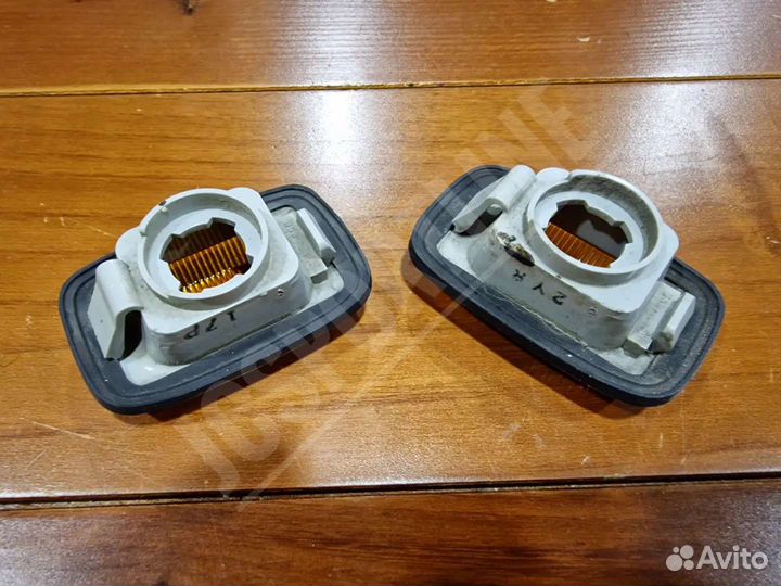 Указатель поворота Toyota Lexus