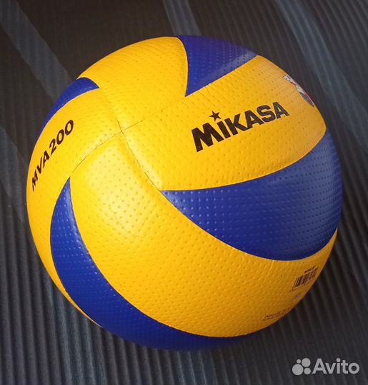 Волейбольный мяч Mikasa MVA200