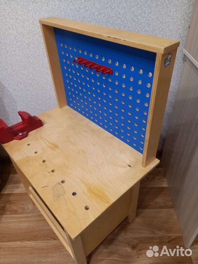 Стол с тисками под инструменты для мальчиков