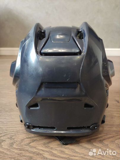 Хоккейный шлем