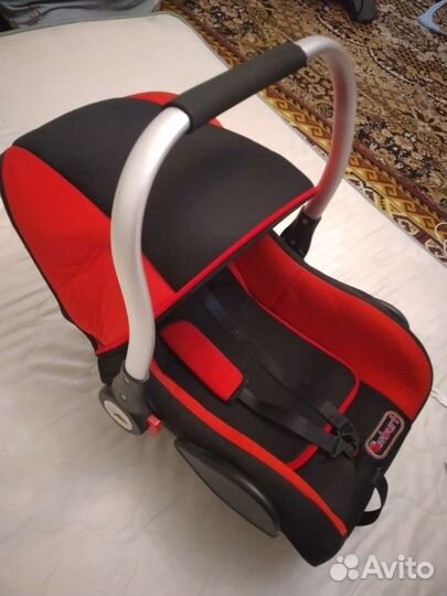 Детское кресло в машину