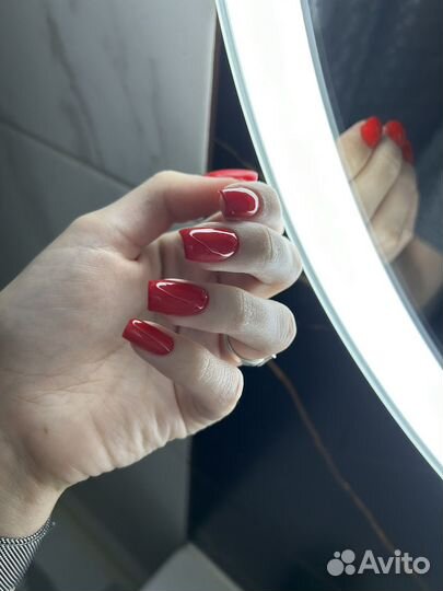 Маникюр и педикюр