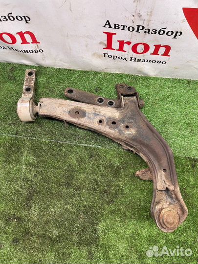 Рычаг передний нижний левый Nissan Primera P12