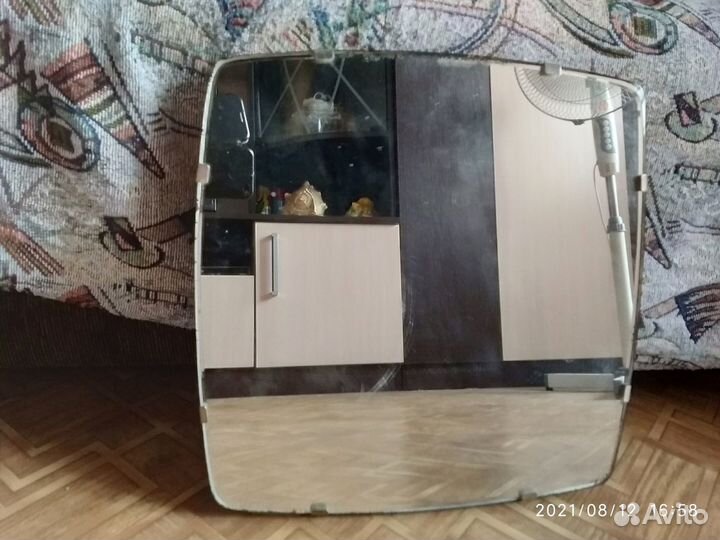 Зеркало настенное