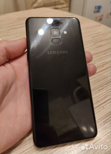 Samsung Galaxy A8+, 4/32 ГБ