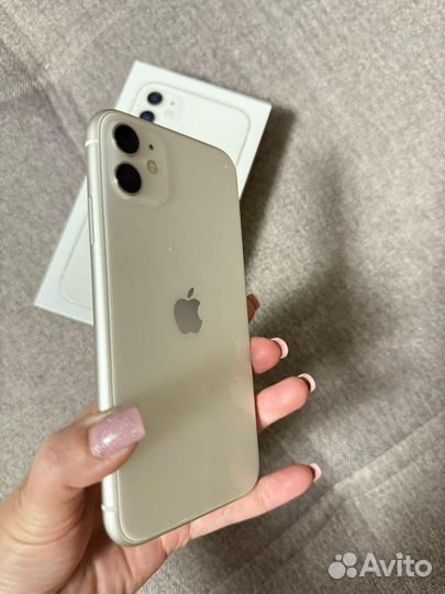 iPhone 11, 64 ГБ