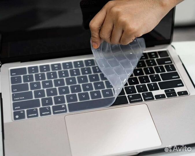 Uniq Venture Macbook Air 13